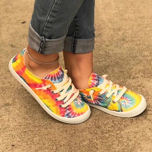 Shoes - A SPLASH OF COLOR